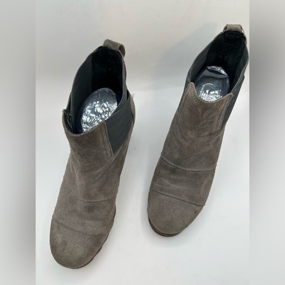 Sorel Addington Waterproof Chelsea Heeled Bootie Gray Leather and Suede size 9 - Picture 5 of 11